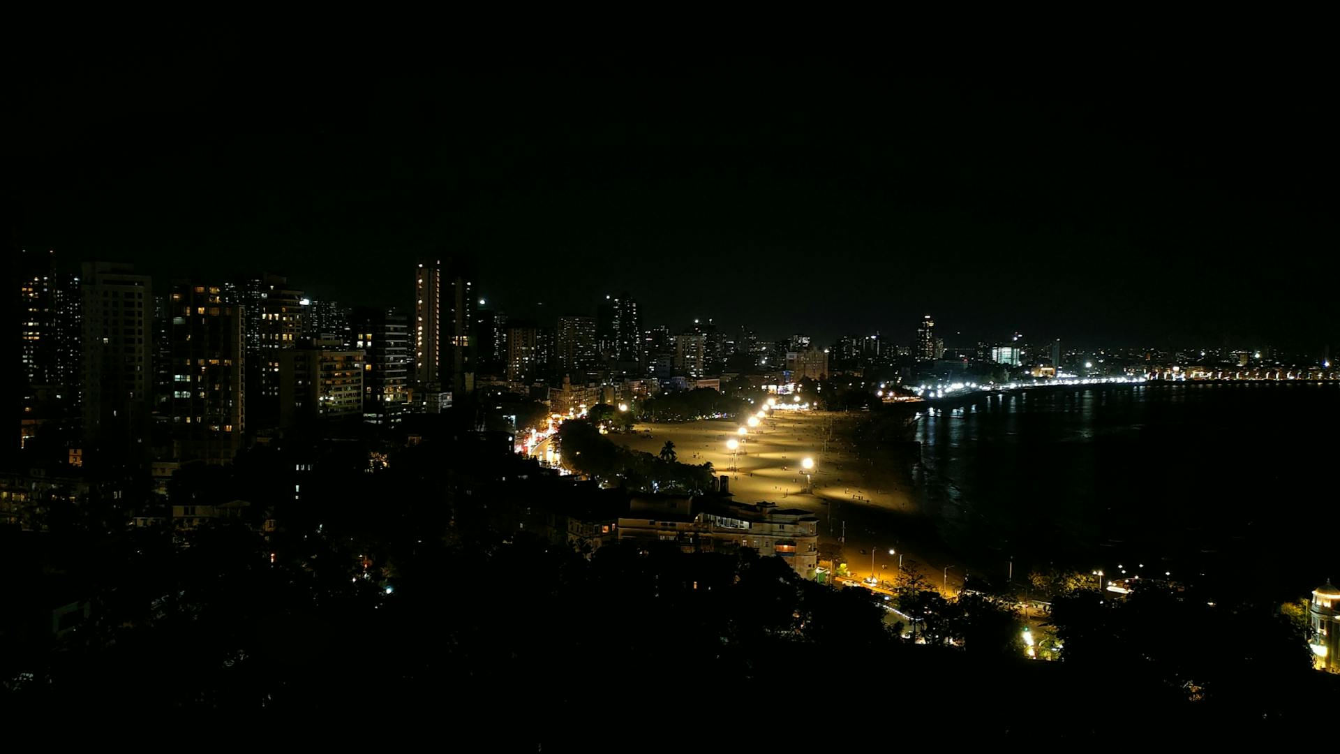 Mumbai Marine Drive skyline